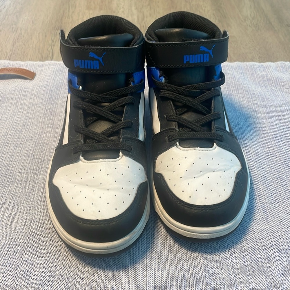 Puma Boys Size 3 Like New High Top Sneakers